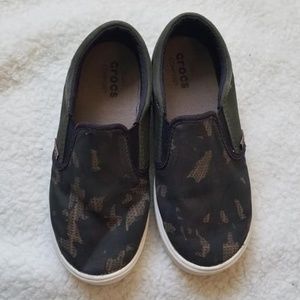 CROCS Boys Slip On Camo Sneaker